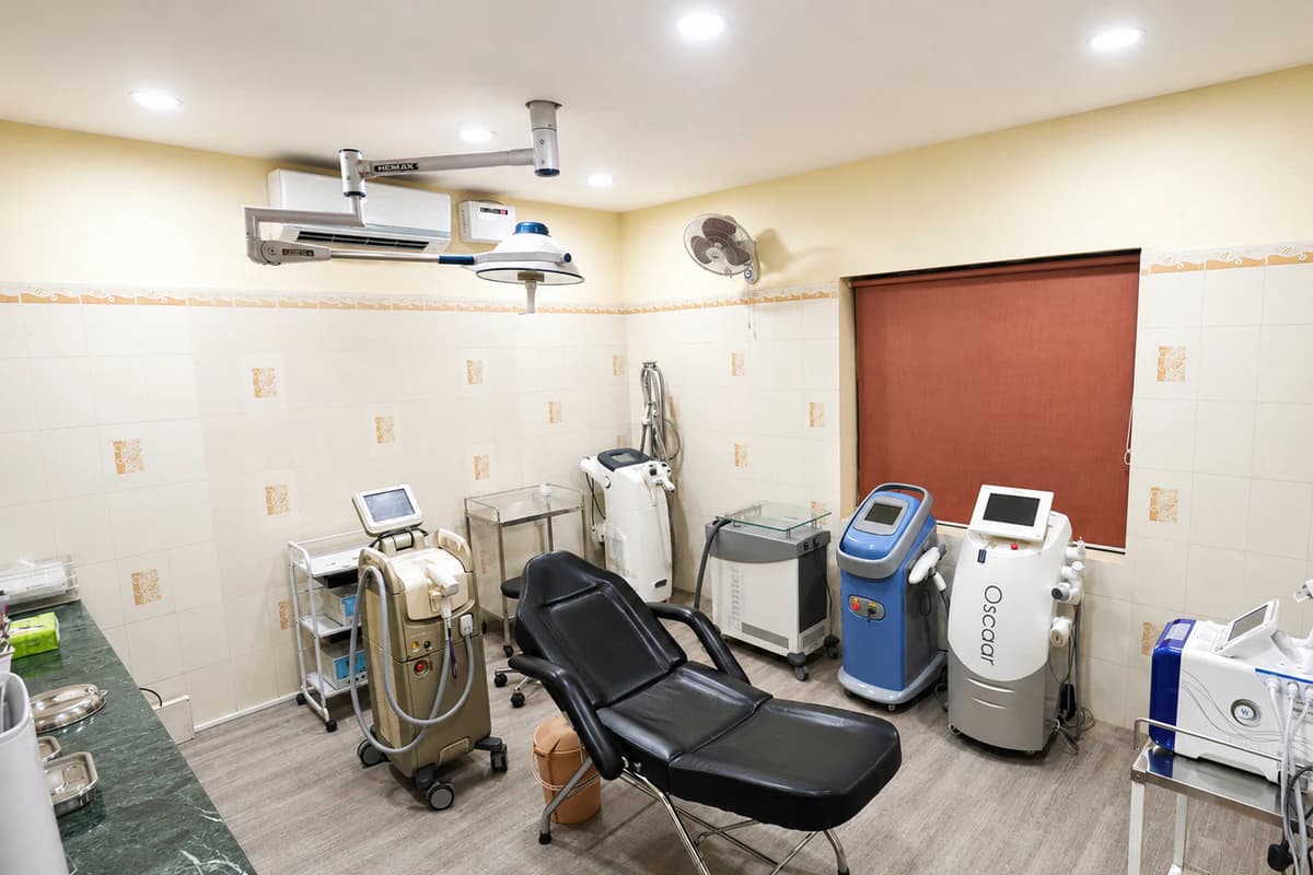 Treatment room and equipment at Radiance Clinics